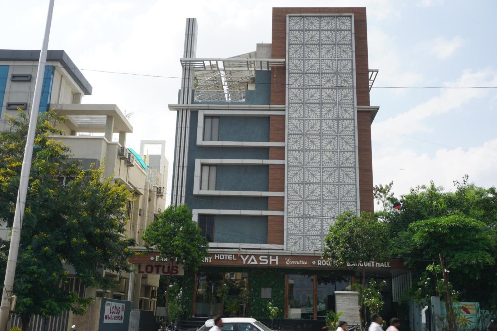 Hotel Yash Executive Аурангабад Екстер'єр фото